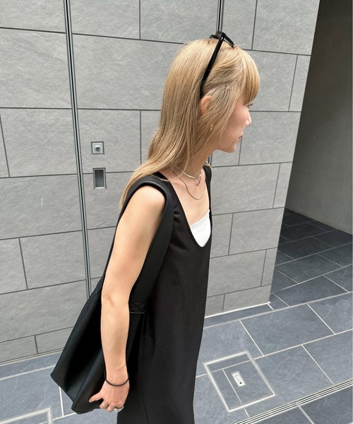 feepur(フェピュール)の「Uネックナローワンピース(ワンピース・レディース・グレー/アイボリー/ブラック・SMALL/MEDIUM)」の8枚目の写真