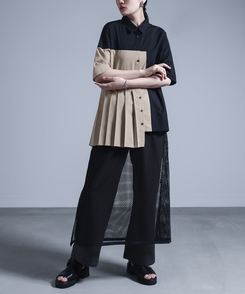 kOhAKU（コハク）の「『配色プリーツシャツ』（シャツ/ブラウス・レディース・オフホワイト/ブラック・2/1）」の14枚目の写真