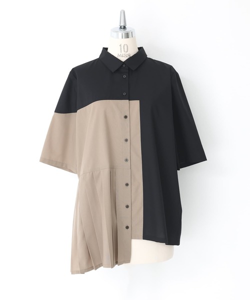 kOhAKU（コハク）の「『配色プリーツシャツ』（シャツ/ブラウス・レディース・オフホワイト/ブラック・2/1）」の11枚目の写真