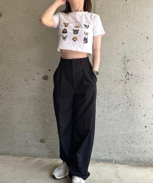 cuorequal(クオレコール)の「犬いっぱい半袖ショート丈Tシャツ(Tシャツ/カットソー・レディース・ベージュ/ネイビー・FREE)」の4枚目の写真