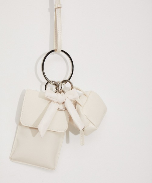 ADAM ET ROPE'（アダムエロペ）の「【WEB限定】マルチスマホショルダーバッグ（ショルダーバッグ・レディース・ブラック/シルバー/ホワイト/ピンク/レッド・FREE）」の2枚目の写真