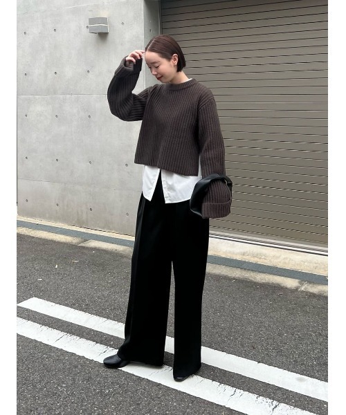 UR'S(ユアーズ)の「クルーネックダブルカフスワイドニット(ニット/セーター・レディース・アイボリー/ブラウン/チャコール・S/M/L)」の5枚目の写真