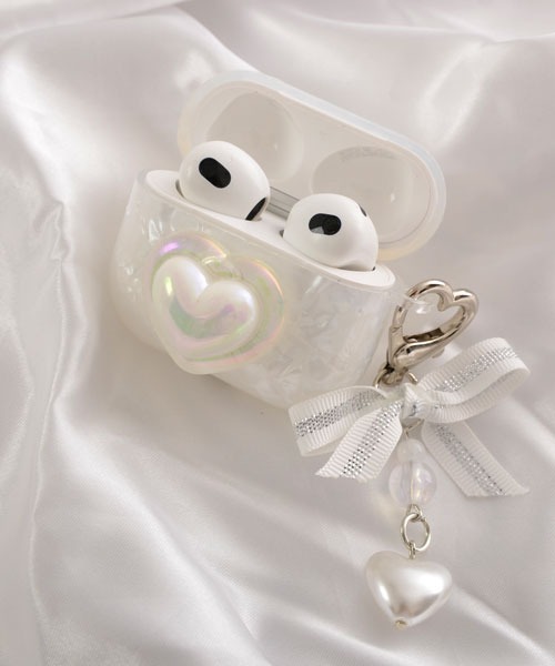 Mayree（メイリー）の「【float】ホワイトデザイン ハート パール エアポッズ/エアポッズプロ ケース カバー【AirPods 第1世代/第2世代/第3世代/pro/pro2】（ヘッドフォン/イヤホン・レディース・その他2/その他1・D/C/B/A）」の2枚目の写真