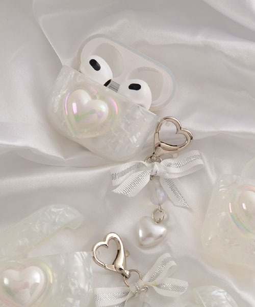 Mayree（メイリー）の「【float】ホワイトデザイン ハート パール エアポッズ/エアポッズプロ ケース カバー【AirPods 第1世代/第2世代/第3世代/pro/pro2】（ヘッドフォン/イヤホン・レディース・その他2/その他1・D/C/B/A）」の4枚目の写真