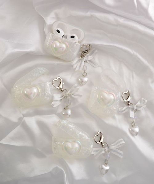 Mayree（メイリー）の「【float】ホワイトデザイン ハート パール エアポッズ/エアポッズプロ ケース カバー【AirPods 第1世代/第2世代/第3世代/pro/pro2】（ヘッドフォン/イヤホン・レディース・その他2/その他1・D/C/B/A）」の5枚目の写真