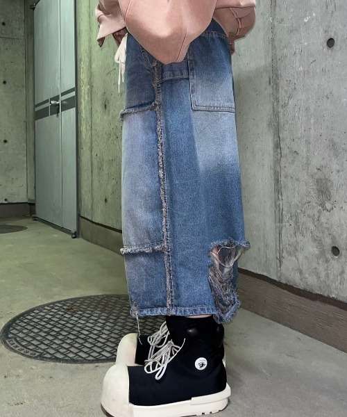XU(エックスユー)の「ストリートファッション XU エックスユー damage half denim pants ダメージハーフデニムパンツ ダメージジーンズ ダメージパンツ ダブルニー フリンジパンツ ジーパン 韓国ファッション 韓国ストリート(デニムパンツ・メンズ・ブルー・ONE SIZE)」の7枚目の写真