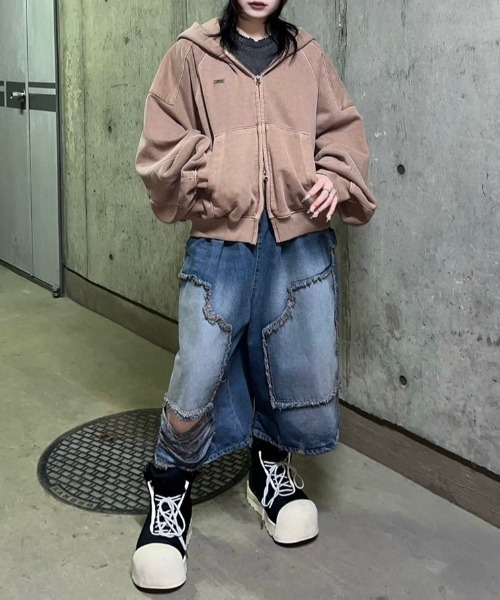 XU(エックスユー)の「ストリートファッション XU エックスユー damage half denim pants ダメージハーフデニムパンツ ダメージジーンズ ダメージパンツ ダブルニー フリンジパンツ ジーパン 韓国ファッション 韓国ストリート(デニムパンツ・メンズ・ブルー・ONE SIZE)」の4枚目の写真