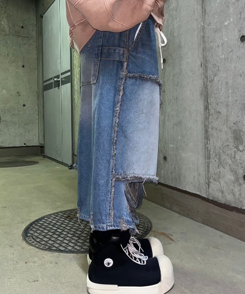 XU(エックスユー)の「ストリートファッション XU エックスユー damage half denim pants ダメージハーフデニムパンツ ダメージジーンズ ダメージパンツ ダブルニー フリンジパンツ ジーパン 韓国ファッション 韓国ストリート(デニムパンツ・メンズ・ブルー・ONE SIZE)」の8枚目の写真