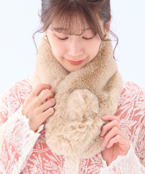 マフラー ふわもこフェイクファー ”うさしっぽ'（マフラー）｜estaa