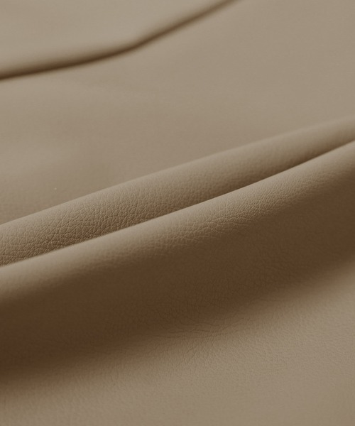 Julia Boutique(ジュリアブティック)の「ベルト付フェイクレザーハイウエストショートパンツ(その他パンツ・レディース・ブラック/ベージュ/アイボリー・ONE)」の19枚目の写真