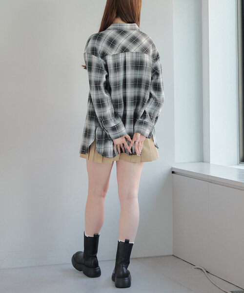 APPORTE PAR LES MARCHES(アポルテパーレマルシェ)の「【MARCHES】オンブレチェックシャツ(シャツ/ブラウス・レディース・ネイビー/ブラック/レッド・FREE)」の11枚目の写真