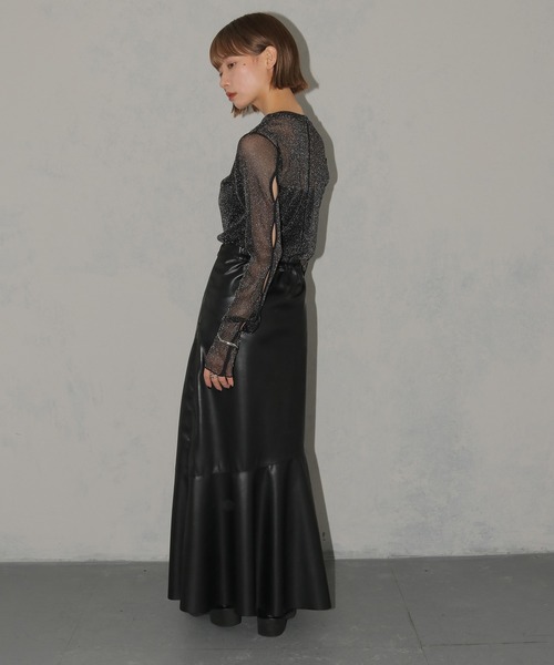 cheriella（シェリエラ）の「【cheriella】新色追加　ウェーブホール　ソフトラメシアートップス（Tシャツ/カットソー・レディース・ブラック/ブルーグリーン/チャコール/アイボリー・M）」の15枚目の写真