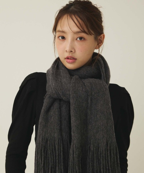 fifth（フィフス）の「ミンクタッチもっちりストール（マフラー・レディース・ホワイト/チャコールグレー/ブルー/イエロー・FREE）」の2枚目の写真