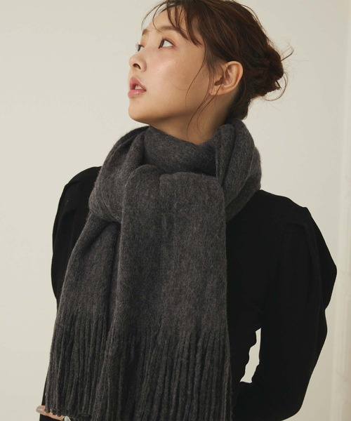 fifth（フィフス）の「ミンクタッチもっちりストール（マフラー・レディース・ホワイト/チャコールグレー/ブルー/イエロー・FREE）」の6枚目の写真