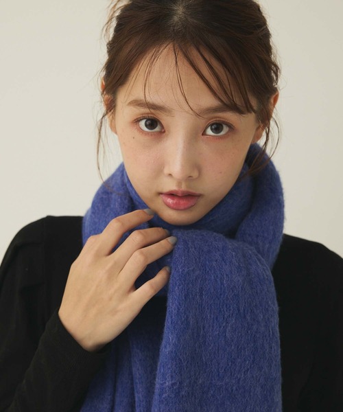 fifth（フィフス）の「ミンクタッチもっちりストール（マフラー・レディース・ホワイト/チャコールグレー/ブルー/イエロー・FREE）」の7枚目の写真