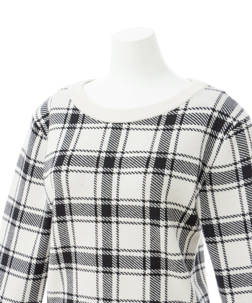 INGNI(イング)の「チェック柄ジャガード袖口ファーニット(ニット/セーター・レディース・オフホワイト/ブラック・M)」の21枚目の写真