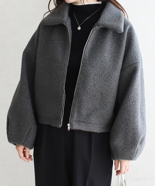 Social GIRL(ソーシャルガール)の「ボリューム袖 シープボア ショートブルゾン ボアジャケット ステンカラーコート(ブルゾン・レディース・チャコールグレー/ブラック/アイボリー/グレイッシュベージュ・M)」の3枚目の写真