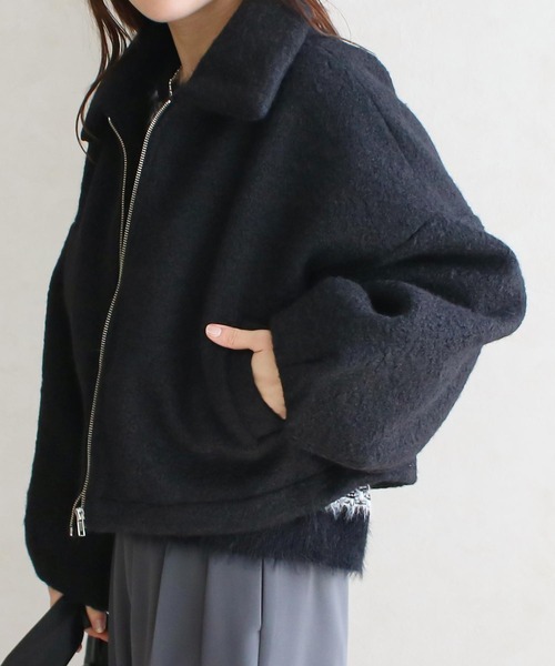 Social GIRL(ソーシャルガール)の「ボリューム袖 シープボア ショートブルゾン ボアジャケット ステンカラーコート(ブルゾン・レディース・チャコールグレー/ブラック/アイボリー/グレイッシュベージュ・M)」の2枚目の写真