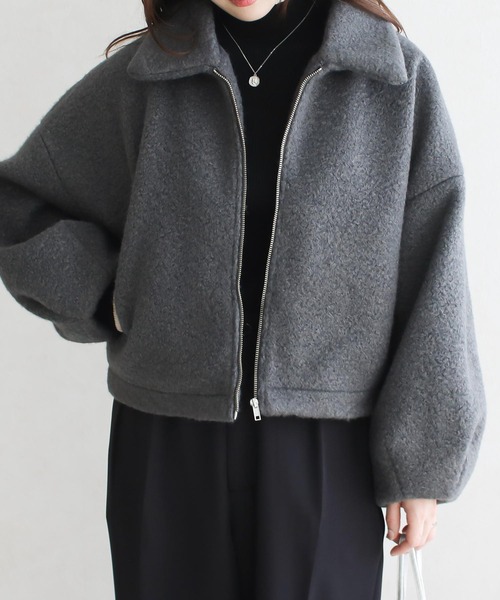 Social GIRL(ソーシャルガール)の「ボリューム袖 シープボア ショートブルゾン ボアジャケット ステンカラーコート(ブルゾン・レディース・チャコールグレー/ブラック/アイボリー/グレイッシュベージュ・M)」の8枚目の写真