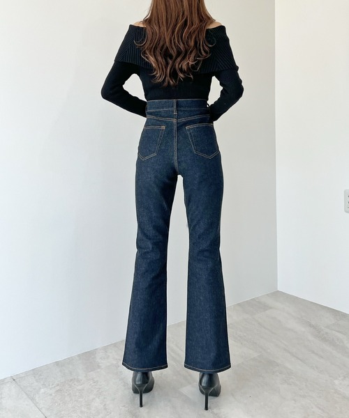 Futier land（フューティアランド）の「美脚フレアデニムパンツ（デニムパンツ・レディース・ブラック/ネイビー・マルチサイズ）」の3枚目の写真