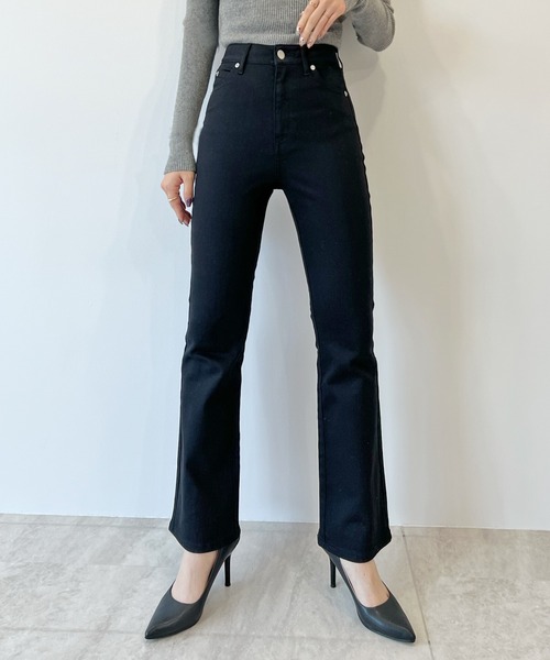 Futier land（フューティアランド）の「美脚フレアデニムパンツ（デニムパンツ・レディース・ブラック/ネイビー・マルチサイズ）」の5枚目の写真