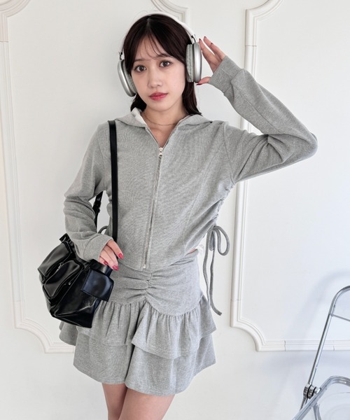 Loueme（ルエム）の「【セットアップ】サイドリボンパーカー＆ギャザーフリルミニスカート（セットアップ・レディース・アイボリー/ブラック/グレー・FREE）」の9枚目の写真
