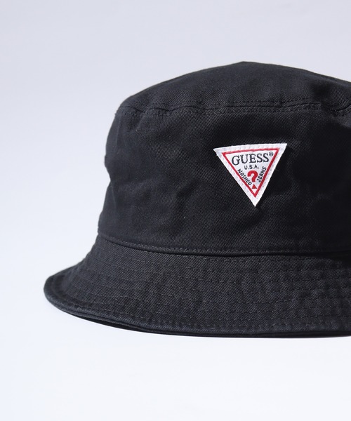Guess(ゲス)の「GUESS CTTN TWILL BUCKET HAT W/ORIGINAL LABEL ハット(ハット・レディース・ブラック/ベージュ/ホワイト・ONE SIZE)」の1枚目の写真