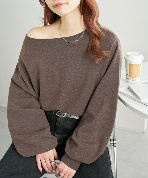 DISCOAT（ディスコート）の「モチモチワンショルプルオーバー《WEB限定カラーあり》（ニット/セーター・レディース・モカ/チャコールグレー/ブラウン/ブラック/オフホワイト・FREE）」の4枚目の写真