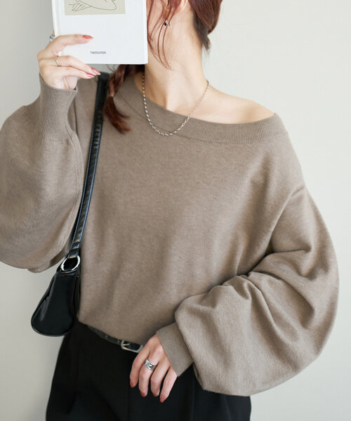 DISCOAT（ディスコート）の「モチモチワンショルプルオーバー《WEB限定カラーあり》（ニット/セーター・レディース・モカ/チャコールグレー/ブラウン/ブラック/オフホワイト・FREE）」の5枚目の写真