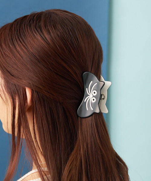 BIRTHDAY BAR(バースデイバー)の「umao×BIRTHDAY BAR バンスヘアクリップ(バレッタ/ヘアクリップ・レディース・ホワイト/ブラック・0)」の2枚目の写真