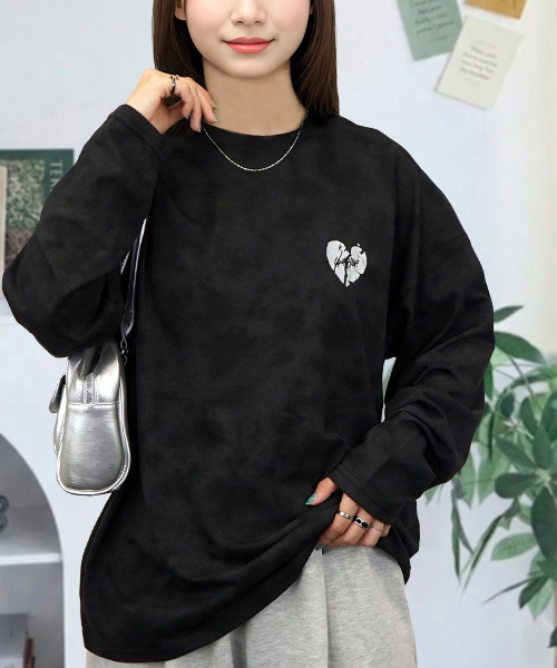 Candlestick(キャンドルスティック)の「ワンポイント刺繍が大人可愛いゆったりロングスリーブT(Tシャツ/カットソー・レディース・ブラック/アイボリー/ブラック系/ホワイト/オレンジ/ネイビー/ミント/ブラック系2/ネイビー系/サックスブルー/エメラルド/グレイッシュベージュ/ホワイト系/ブラック系1/ホワイト系2/ブラック系9/ブラック系8/ブラック系7/ブラック系6/ブラック系5/ブラック系4/ブラック系3・M/LL/L)」の12枚目の写真