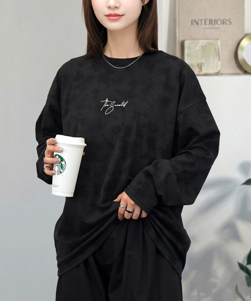 Candlestick(キャンドルスティック)の「ワンポイント刺繍が大人可愛いゆったりロングスリーブT(Tシャツ/カットソー・レディース・ブラック/アイボリー/ブラック系/ホワイト/オレンジ/ネイビー/ミント/ブラック系2/ネイビー系/サックスブルー/エメラルド/グレイッシュベージュ/ホワイト系/ブラック系1/ホワイト系2/ブラック系9/ブラック系8/ブラック系7/ブラック系6/ブラック系5/ブラック系4/ブラック系3・M/LL/L)」の14枚目の写真