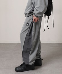 サイドジップラインパンツ トラックパンツ ジップアップ」に該当