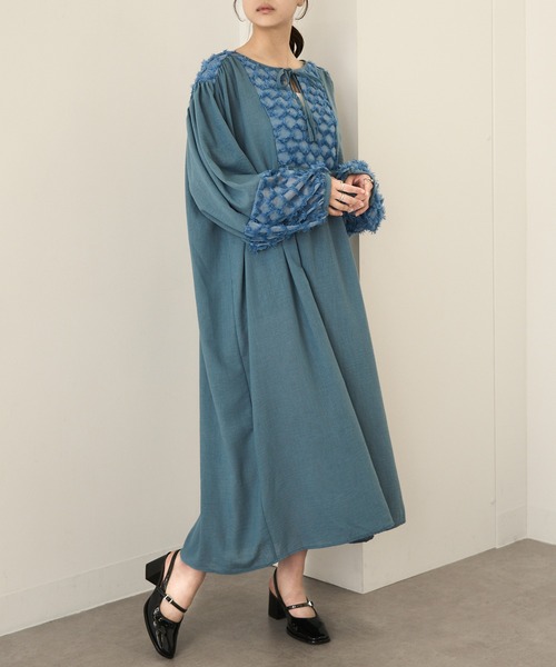 MAGASIN DE MODE Chou Chou(マガジンデモードシュシュ)の「【MAGASIN DE MODE Chou Chou】リネンライクデコルテワンピース trc※(ワンピース・レディース・ブラック/ホワイト/ブルー・FREE)」の3枚目の写真