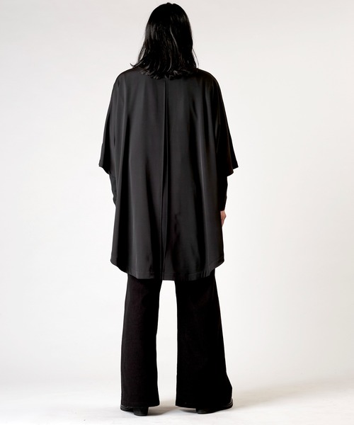 NO ID.（ノーアイディ）の「【NO ID.】Back Tuck Double Breasted Poncho / バック タック ダブル ブレスト ポンチョ（ポンチョ・メンズ・グレー/ブラック/ブルーグリーン・ONE SIZE）」の8枚目の写真