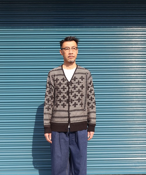 many men many mind(メニーメンメニーマインド)の「many men many mind /綿タッチAc渡りJQD総柄Vカーデ(カーディガン/ボレロ・メンズ・ネイビー/ライトグレー/ブラック/ホワイト・LARGE/MEDIUM)」の6枚目の写真