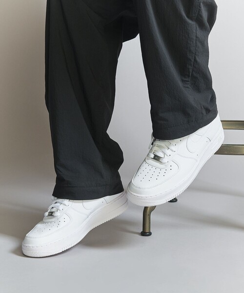 NIKE（ナイキ）の「＜NIKE＞ エア フォース 1 '07/スニーカー（スニーカー・メンズ・ブラック/ホワイト・26cm/27cm/28.5cm/26.5cm/27.5cm/28cm/29cm）」の4枚目の写真