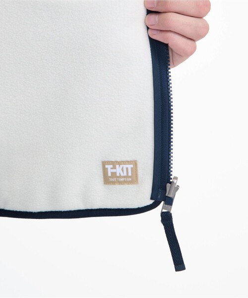 AIGLE(エーグル)の「ワンポイント刺繍ロゴ スタンドネック シェルパボアフリース T-KIT(ブルゾン・メンズ・ホワイト/モスグリーン・XL/L/M/S)」の14枚目の写真