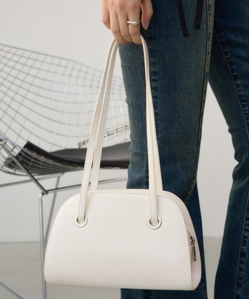 AZUL by moussy(アズールバイマウジー)の「ハーフムーンミニトートバッグ(ハンドバッグ・レディース・アイボリー/ブラック・FREE)」の17枚目の写真