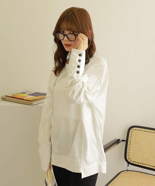 LAULEN(ローレン)の「button oversize long pullover /袖ボタン オーバーサイズ ロング プルオーバー(Tシャツ/カットソー・レディース・ベージュ/ホワイト/ブラック・FREE)」の2枚目の写真