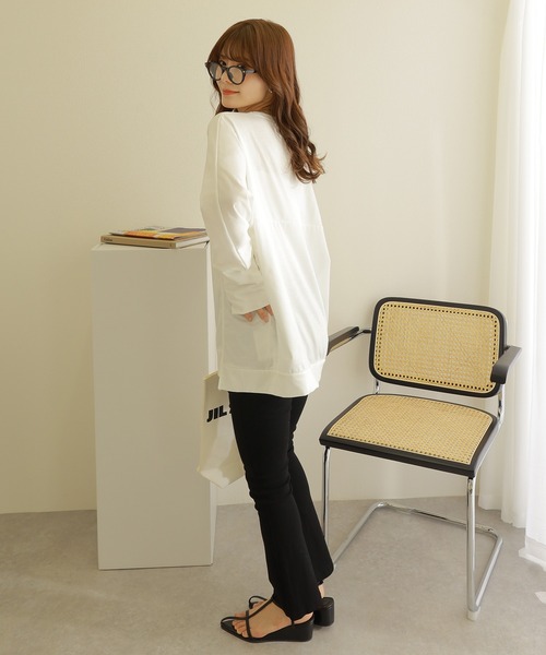 LAULEN(ローレン)の「button oversize long pullover /袖ボタン オーバーサイズ ロング プルオーバー(Tシャツ/カットソー・レディース・ベージュ/ホワイト/ブラック・FREE)」の7枚目の写真