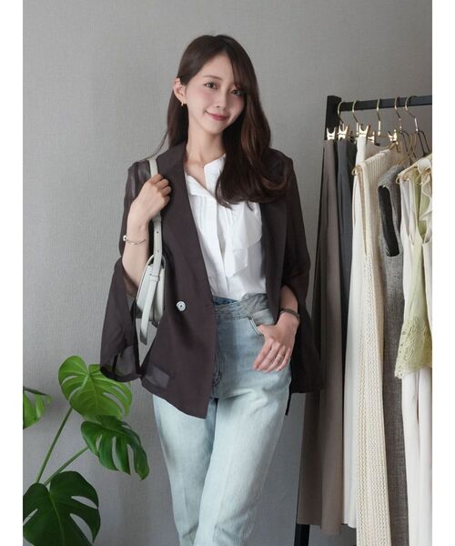 LAGUNAMOON（ラグナムーン）の「2WAYスリーブシアージャケット（テーラードジャケット・レディース・ダークブラウン/アイボリー・FREE）」の6枚目の写真