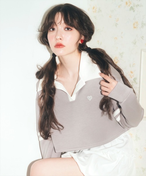 REDYAZEL(レディアゼル)の「ハート刺繍ラガートップス(Tシャツ/カットソー・レディース・ライトグレー/グレー/ブルー・FREE)」の1枚目の写真