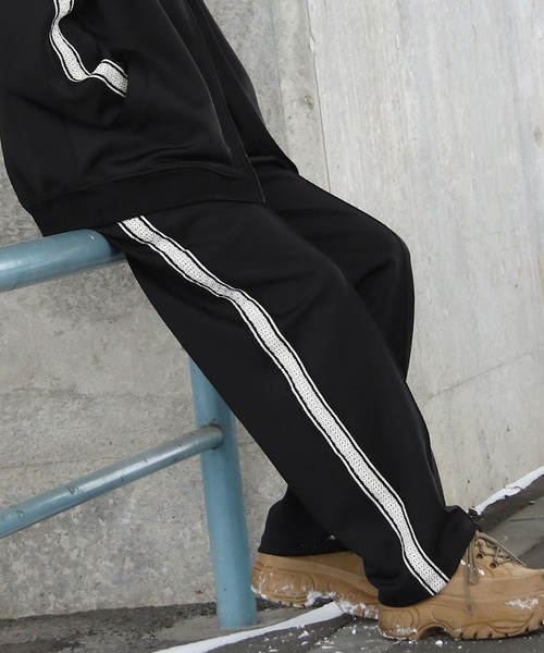 CORISCO（コリスコ）の「【CORISCO】 エステル テープ使い トラックパンツ / ライン柄（その他パンツ・メンズ・ブラック/ネイビー/チャコール・MEDIUM/X-LARGE/LARGE）」の2枚目の写真