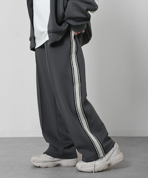 CORISCO（コリスコ）の「【CORISCO】 エステル テープ使い トラックパンツ / ライン柄（その他パンツ・メンズ・ブラック/ネイビー/チャコール・MEDIUM/X-LARGE/LARGE）」の15枚目の写真