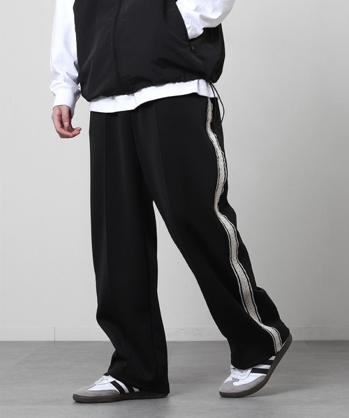 CORISCO（コリスコ）の「【CORISCO】 エステル テープ使い トラックパンツ / ライン柄（その他パンツ・メンズ・ブラック/ネイビー/チャコール・MEDIUM/X-LARGE/LARGE）」の4枚目の写真