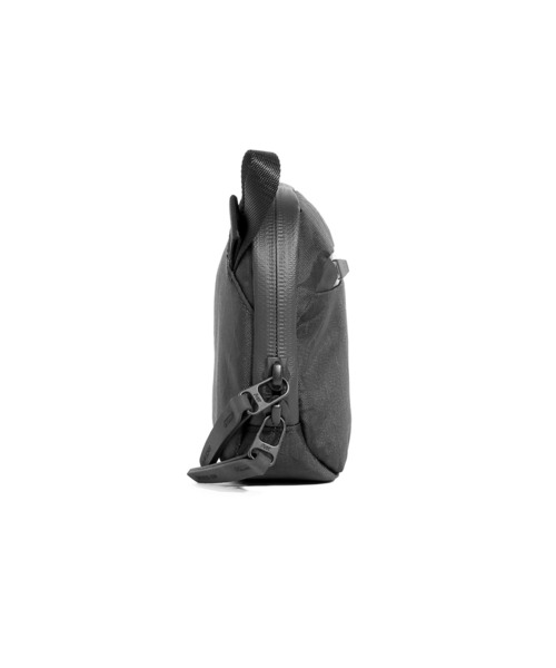 Aer（エアー）の「Aer Slim Pouch 2 X-PAC エアー スリム ポーチ エックスパック ガジェットケース（ポーチ・メンズ・ブラック・FREE）」の8枚目の写真