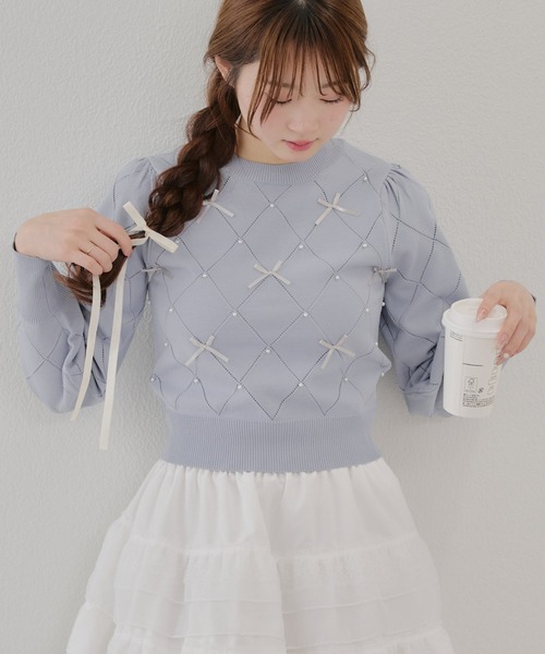 continuer de NICE CLAUP（コンティニューデナイスクラップ）の「【春の新作】パールリボンニット（ニット/セーター・レディース・アイボリー/ブルー/ブラック・FREE）」の3枚目の写真