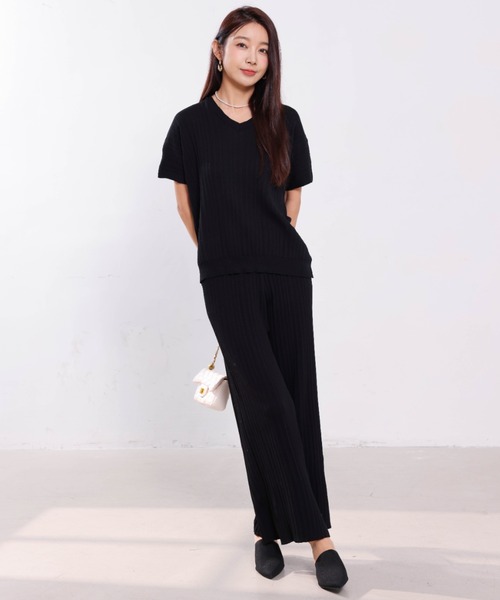 Forcement(フォースメント)の「半袖リブニットセットアップ(セットアップ・レディース・ベージュ/ブラック・ONESIZE)」の4枚目の写真