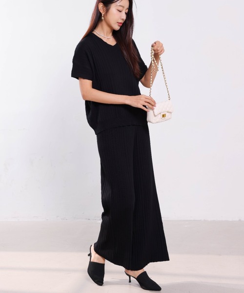 Forcement(フォースメント)の「半袖リブニットセットアップ(セットアップ・レディース・ベージュ/ブラック・ONESIZE)」の5枚目の写真